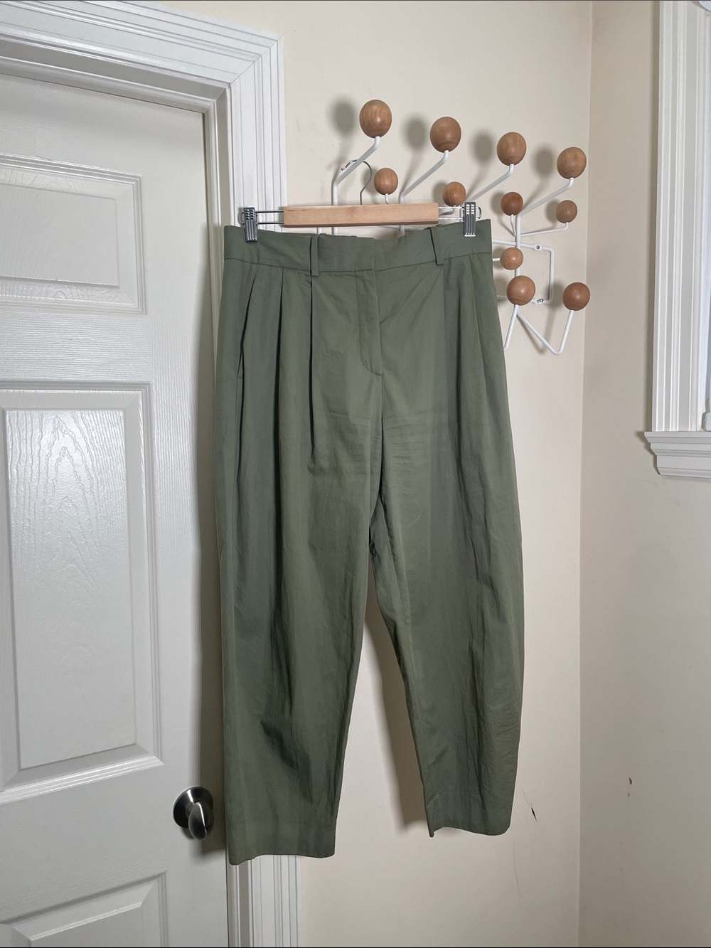 COS -  Pleated Tapered Chinos Olive Green  6